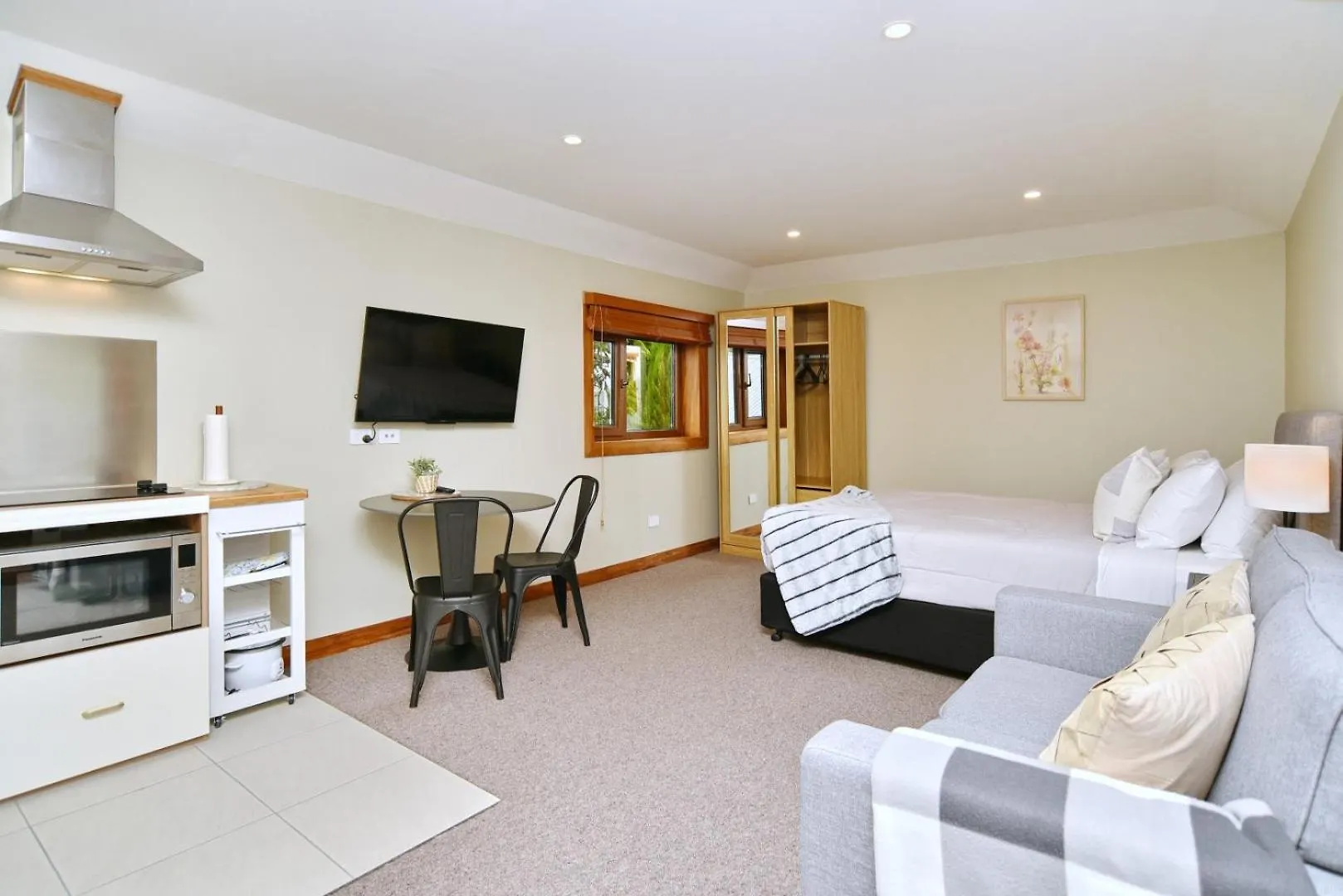 Studio Retreat With Ev & Off Street Parking Christchurch Nova Zelândia