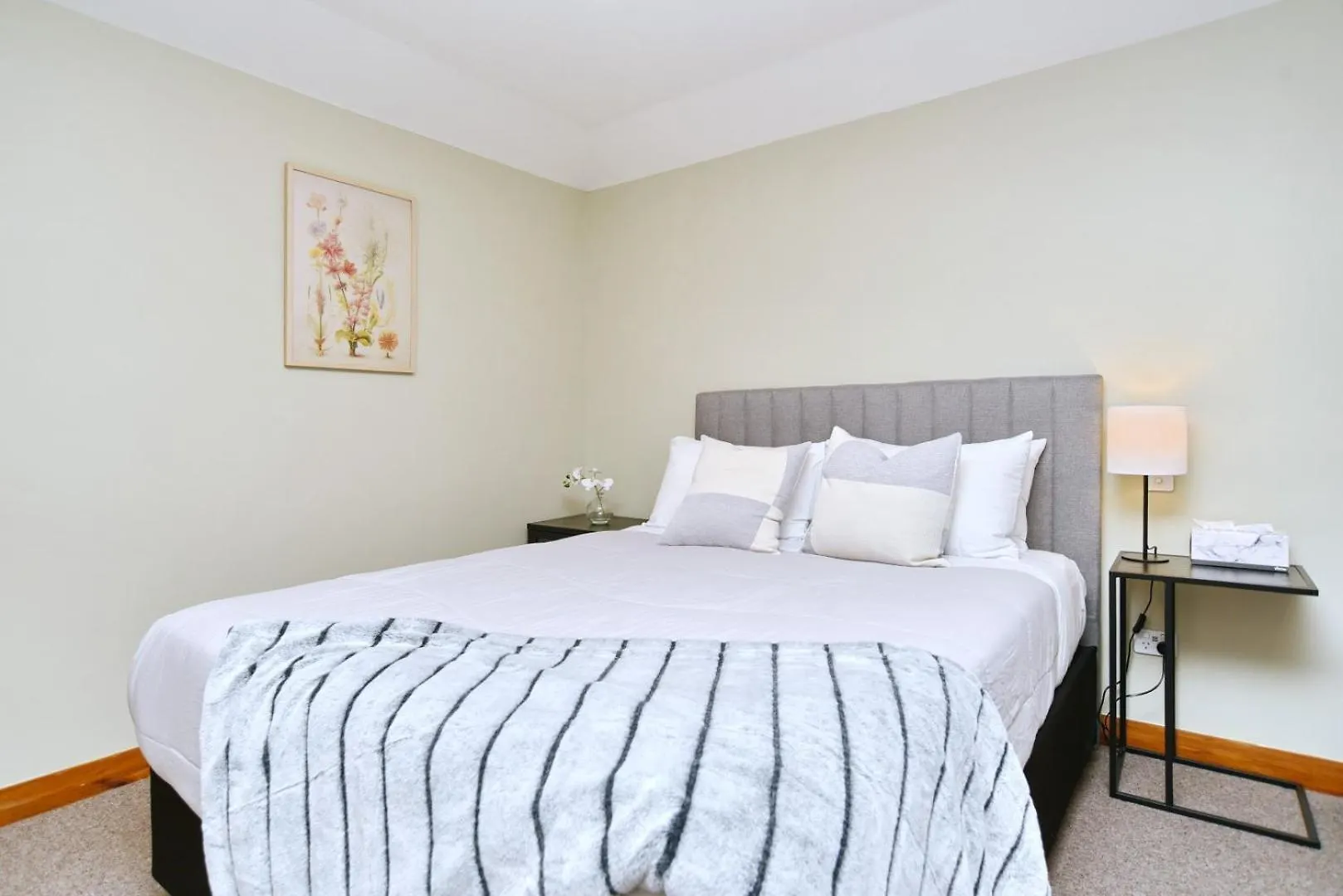 Studio Retreat With Ev & Off Street Parking Christchurch